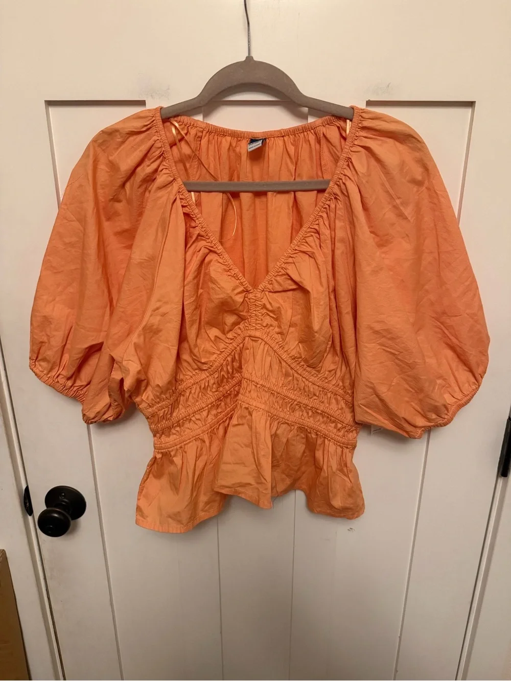 Old Navy Smocked V-Neck Peplum Top Puff Sleeve Orange NWT Size Large Petite
